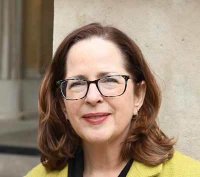 Eowyn Crisfield, PhD – Specialist in bi/multilingualism: author, educator, consultant, researcher. 